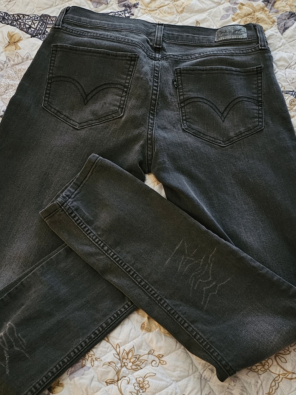 Women’s Levis Black Slim Stretch Jeans